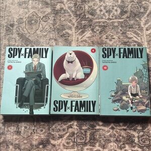 Manga Spy x Family Trio with Red and Teal Covers
